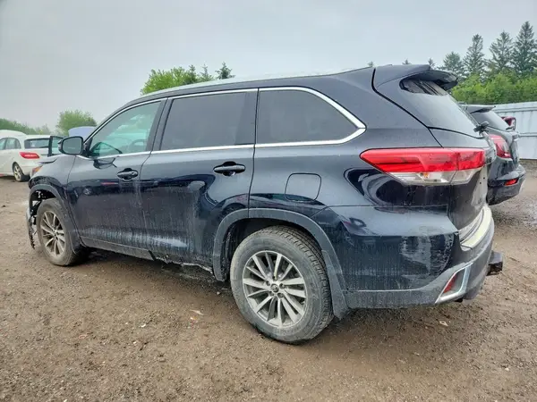 5TDJZRFH6HS395175 2017 TOYOTA HIGHLANDER - Image 2