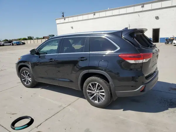 5TDJZRFH6HS396732 2017 TOYOTA HIGHLANDER - Image 2