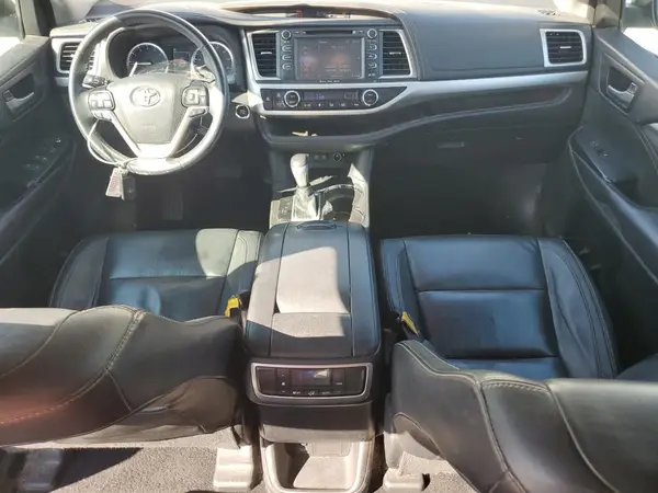 5TDJZRFH6HS397282 2017 TOYOTA HIGHLANDER - Image 8