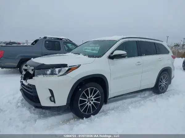 5TDJZRFH6HS402528 2017 TOYOTA HIGHLANDER - Image 2