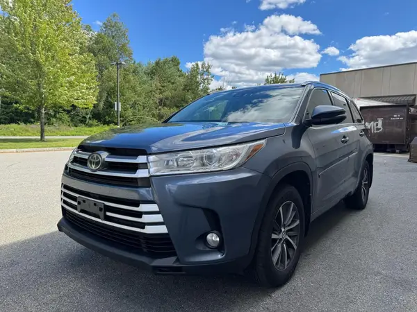 5TDJZRFH6HS403243 2017 TOYOTA HIGHLANDER - Image 2
