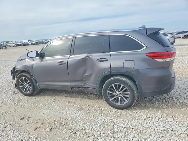 5TDJZRFH6HS416798 2017 TOYOTA HIGHLANDER - Image 2
