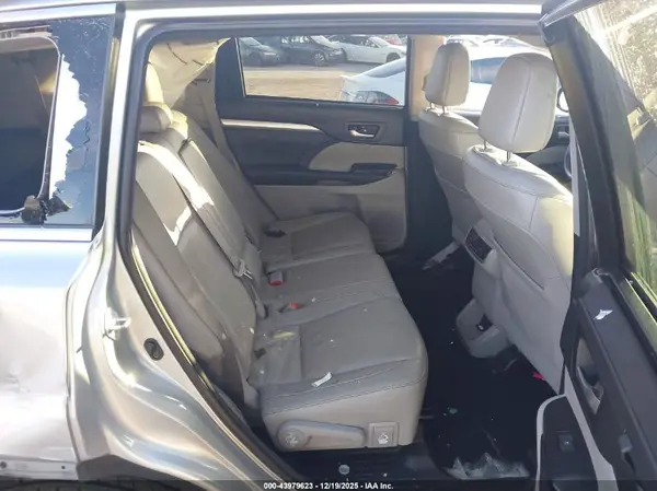 5TDJZRFH6HS424044 2017 TOYOTA HIGHLANDER - Image 8