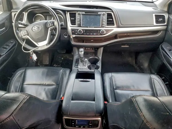 5TDJZRFH6HS425971 2017 TOYOTA HIGHLANDER - Image 8