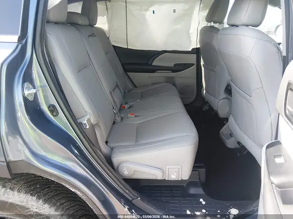 5TDJZRFH6HS426831 2017 TOYOTA HIGHLANDER - Image 8