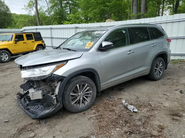 5TDJZRFH6HS427493 2017 TOYOTA HIGHLANDER - Image 1