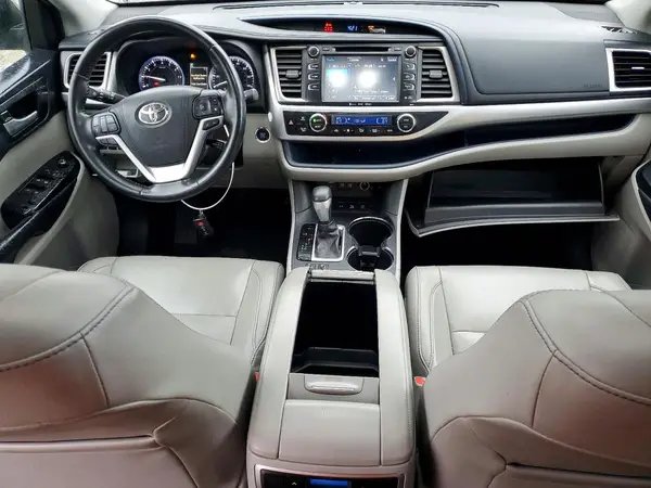 5TDJZRFH6HS432192 2017 TOYOTA HIGHLANDER - Image 8