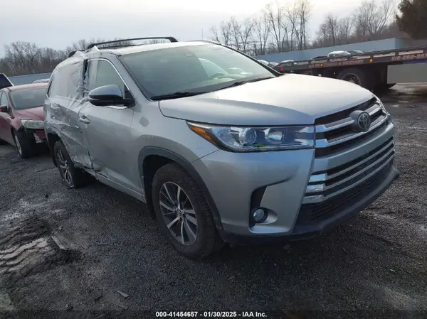 5TDJZRFH6HS433746 2017 TOYOTA HIGHLANDER - Image 1
