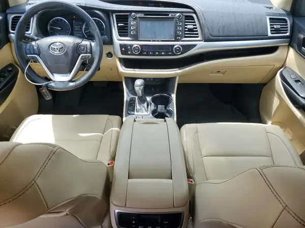 5TDJZRFH6HS437022 2017 TOYOTA HIGHLANDER - Image 8