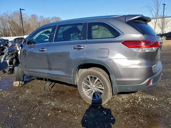5TDJZRFH6HS439529 2017 TOYOTA HIGHLANDER - Image 2