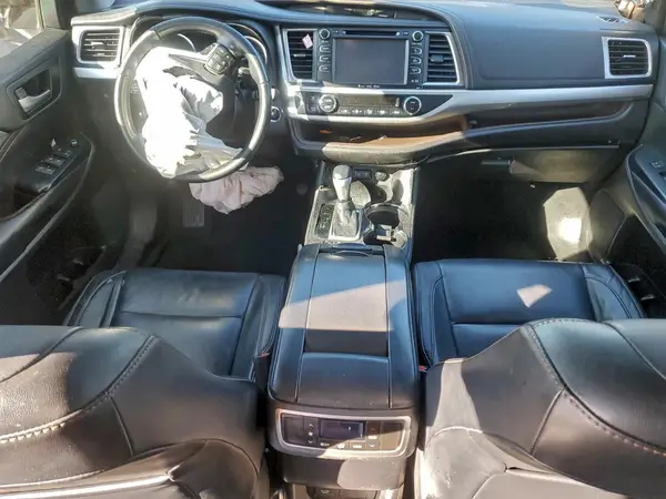 5TDJZRFH6HS439529 2017 TOYOTA HIGHLANDER - Image 8