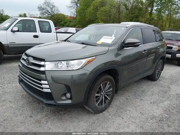 5TDJZRFH6HS447601 2017 TOYOTA HIGHLANDER - Image 2