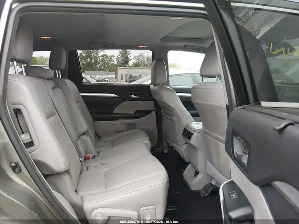 5TDJZRFH6HS447601 2017 TOYOTA HIGHLANDER - Image 8
