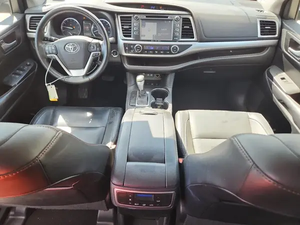 5TDJZRFH6HS449557 2017 TOYOTA HIGHLANDER - Image 8