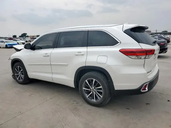5TDJZRFH6HS450580 2017 TOYOTA HIGHLANDER - Image 2