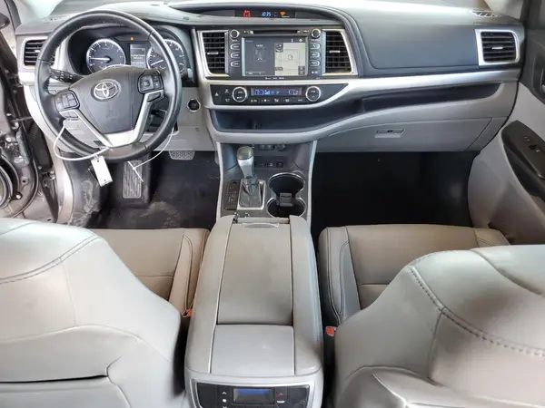 5TDJZRFH6HS451678 2017 TOYOTA HIGHLANDER - Image 8