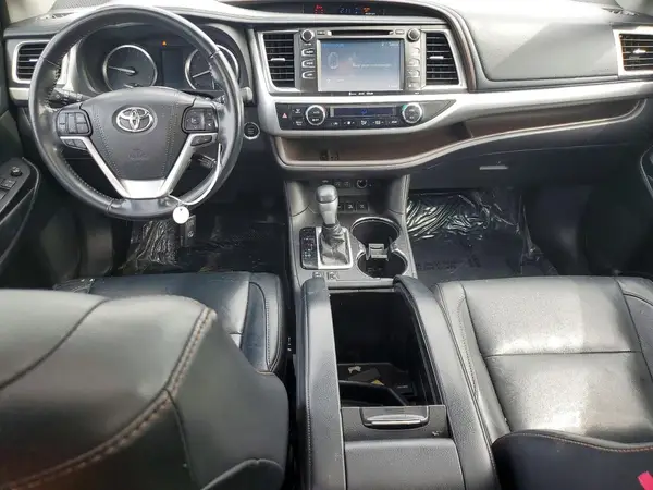 5TDJZRFH6HS459621 2017 TOYOTA HIGHLANDER - Image 8
