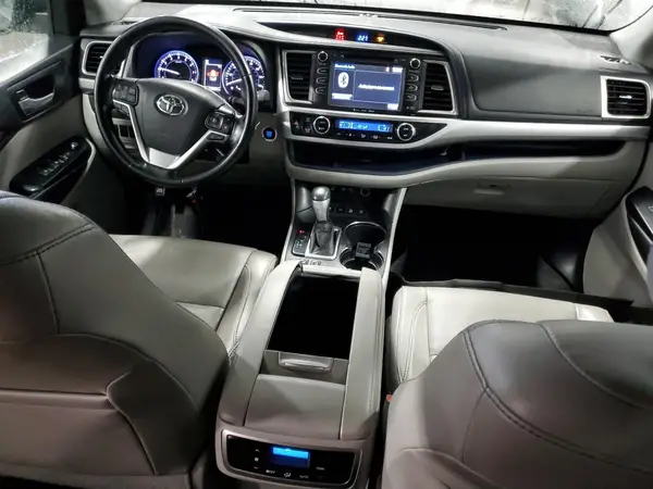 5TDJZRFH6HS460526 2017 TOYOTA HIGHLANDER - Image 8