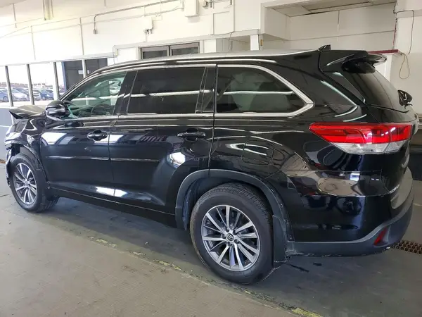 5TDJZRFH6HS461336 2017 TOYOTA HIGHLANDER - Image 2