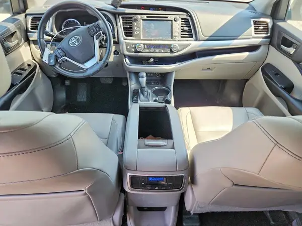 5TDJZRFH6HS465225 2017 TOYOTA HIGHLANDER - Image 8