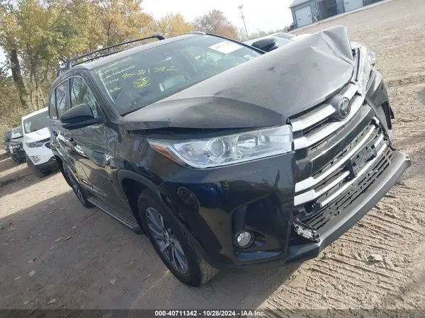 5TDJZRFH6HS468478 2017 TOYOTA HIGHLANDER - Image 1