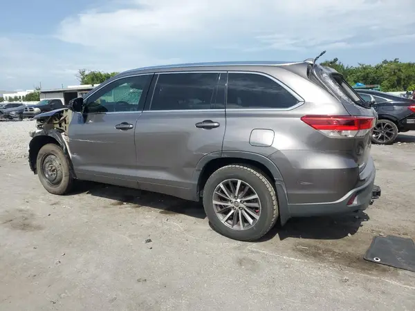 5TDJZRFH6HS470358 2017 TOYOTA HIGHLANDER - Image 2