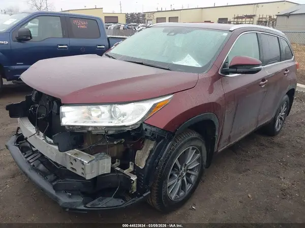5TDJZRFH6HS471736 2017 TOYOTA HIGHLANDER - Image 2