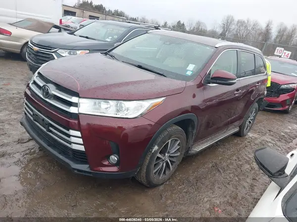 5TDJZRFH6HS472028 2017 TOYOTA HIGHLANDER - Image 2