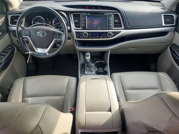 5TDJZRFH6HS474930 2017 TOYOTA HIGHLANDER - Image 8