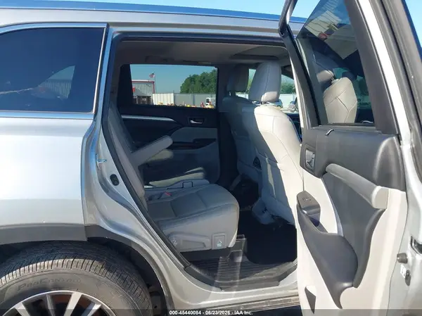 5TDJZRFH6HS481652 2017 TOYOTA HIGHLANDER - Image 8