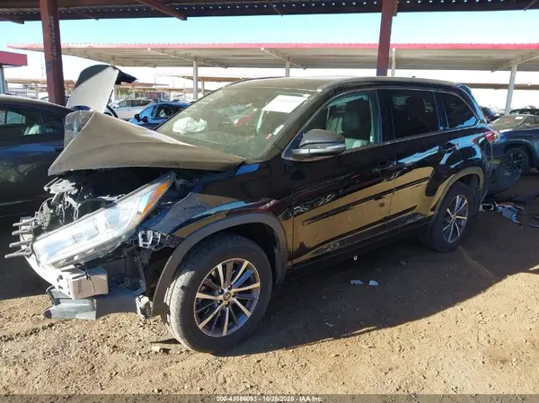 5TDJZRFH6HS507571 2017 TOYOTA HIGHLANDER - Image 2