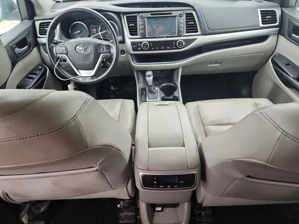 5TDJZRFH6HS511748 2017 TOYOTA HIGHLANDER - Image 8