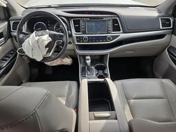 5TDJZRFH6HS512981 2017 TOYOTA HIGHLANDER - Image 8