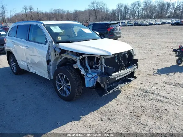 5TDJZRFH6HS519882 2017 TOYOTA HIGHLANDER - Image 1