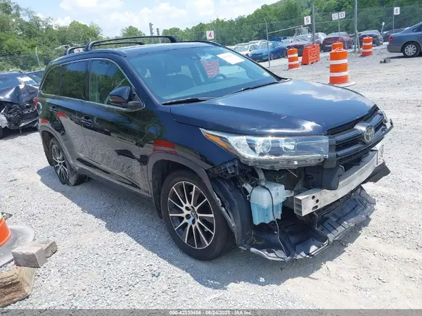 5TDJZRFH6JS485416 2018 TOYOTA HIGHLANDER - Image 1