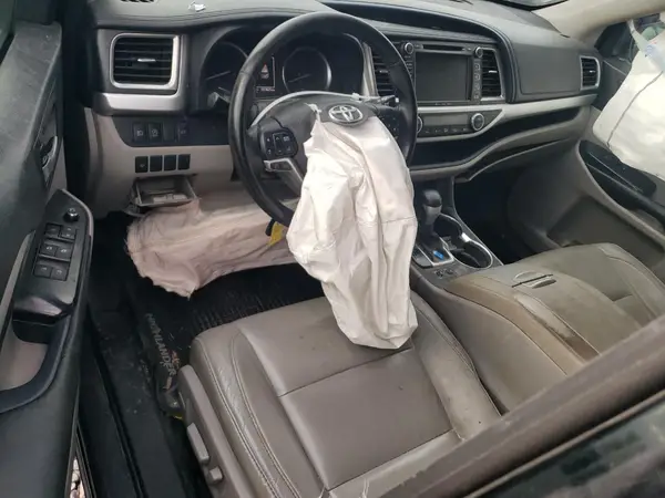 5TDJZRFH6JS486422 2018 TOYOTA HIGHLANDER - Image 8