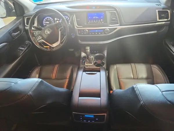 5TDJZRFH6JS495086 2018 TOYOTA HIGHLANDER - Image 8