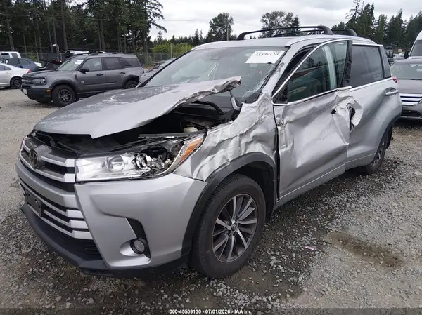 5TDJZRFH6JS524506 2018 TOYOTA HIGHLANDER - Image 2