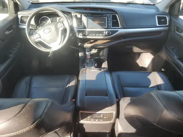 5TDJZRFH6JS530631 2018 TOYOTA HIGHLANDER - Image 8