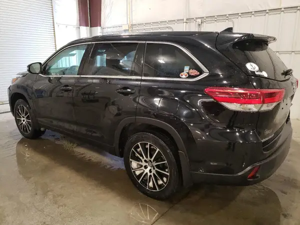 5TDJZRFH6JS536817 2018 TOYOTA HIGHLANDER - Image 2