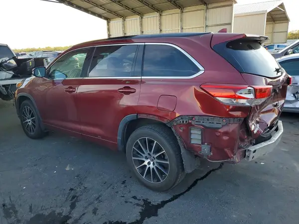 5TDJZRFH6JS536915 2018 TOYOTA HIGHLANDER - Image 2