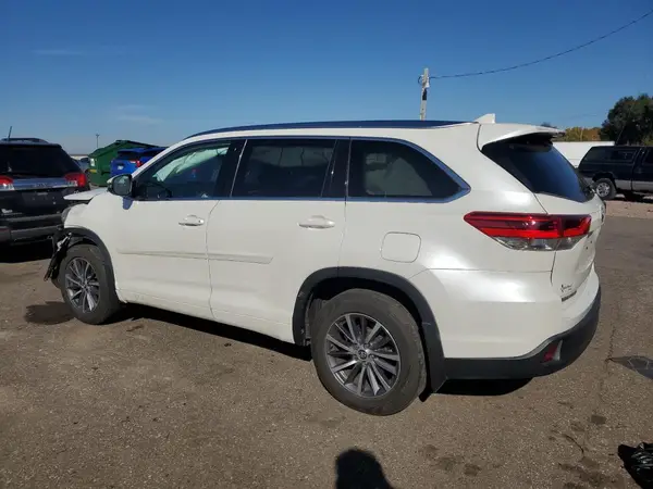 5TDJZRFH6JS537708 2018 TOYOTA HIGHLANDER - Image 2