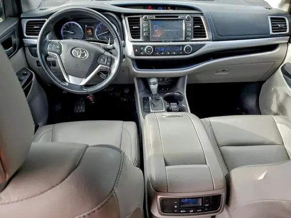 5TDJZRFH6JS538244 2018 TOYOTA HIGHLANDER - Image 8
