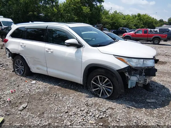 5TDJZRFH6JS538289 2018 TOYOTA HIGHLANDER - Image 1