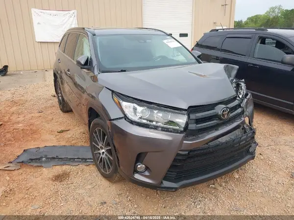 5TDJZRFH6JS539958 2018 TOYOTA HIGHLANDER - Image 1