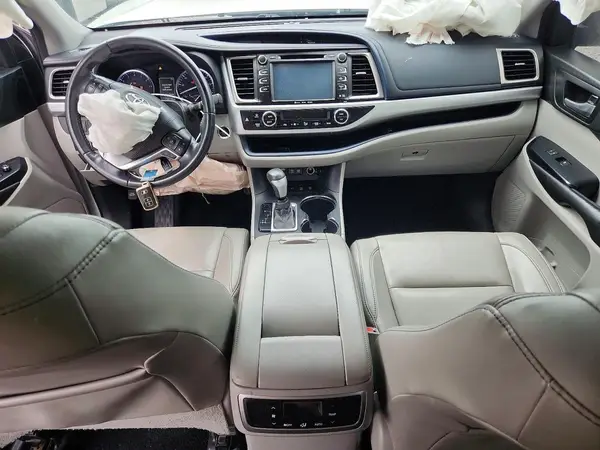 5TDJZRFH6JS540950 2018 TOYOTA HIGHLANDER - Image 8
