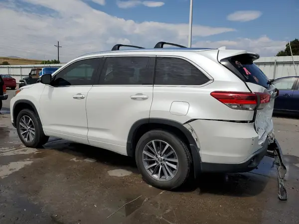 5TDJZRFH6JS542441 2018 TOYOTA HIGHLANDER - Image 2
