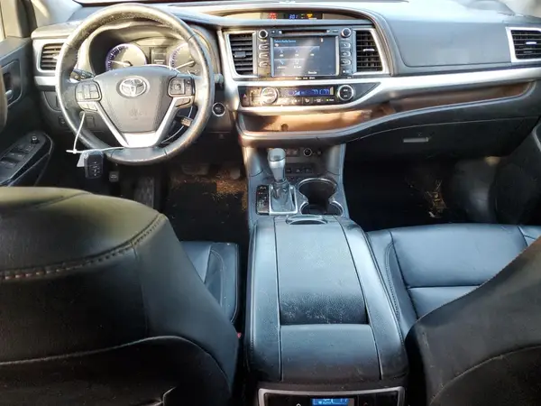 5TDJZRFH6JS543055 2018 TOYOTA HIGHLANDER - Image 8
