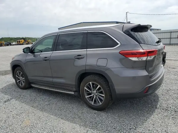 5TDJZRFH6JS543220 2018 TOYOTA HIGHLANDER - Image 2