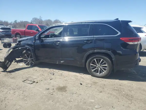 5TDJZRFH6JS544125 2018 TOYOTA HIGHLANDER - Image 2